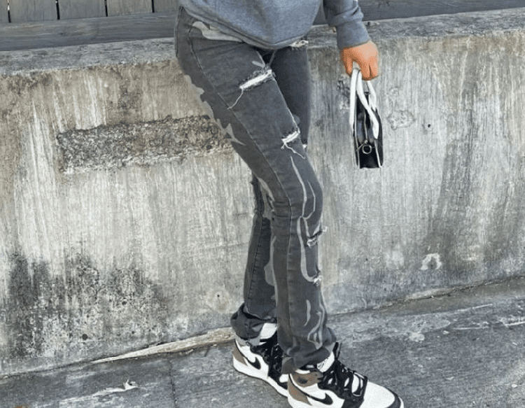 Ripped Graffiti Print Slim Jeans by Jurllyshe